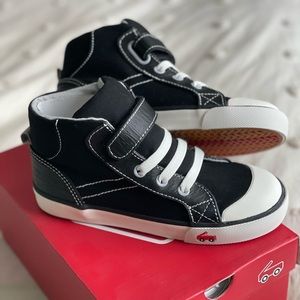 NWT See Kai Run Black n White